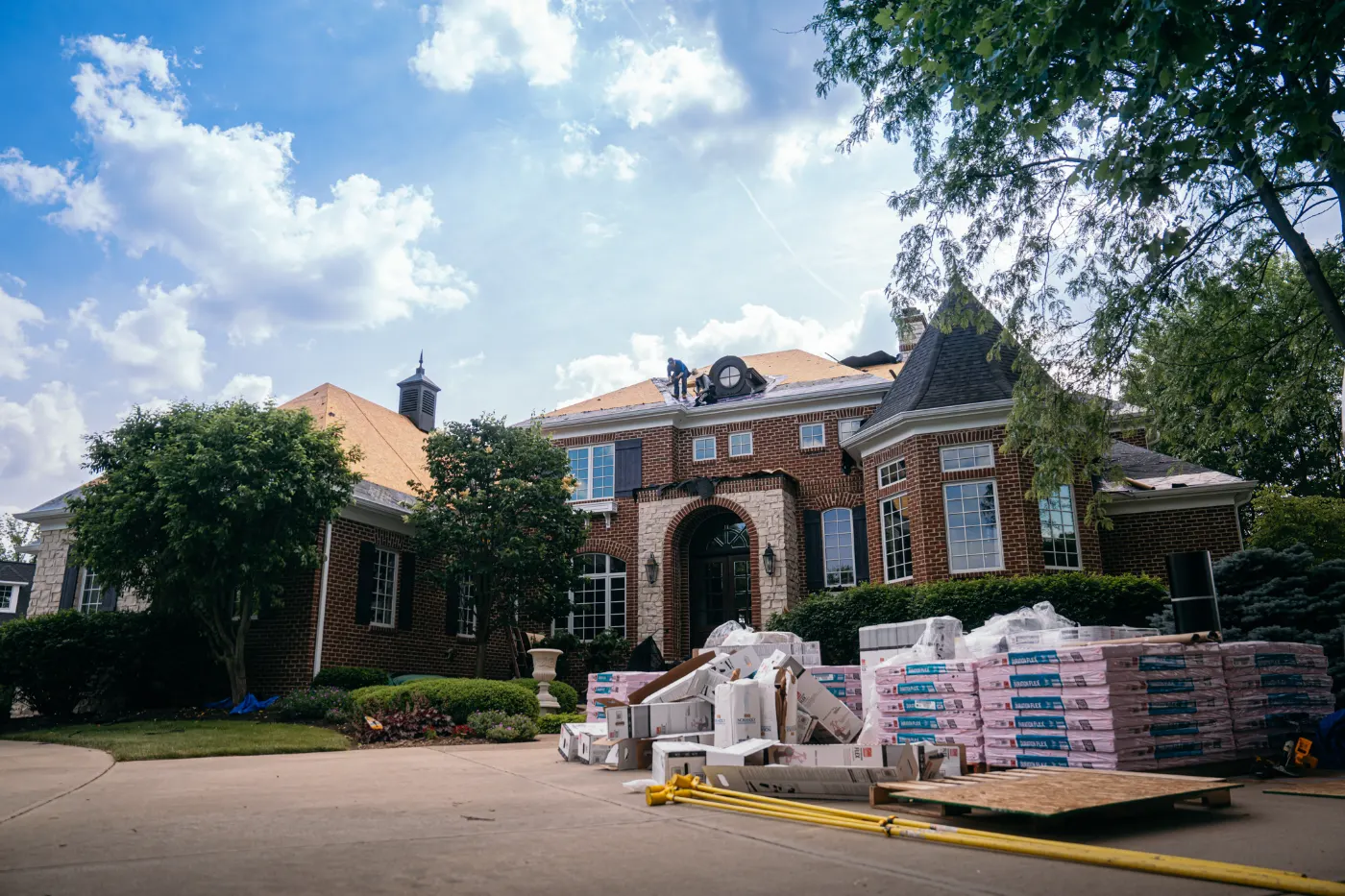 Manufacturer-certified roof installation in Saxony